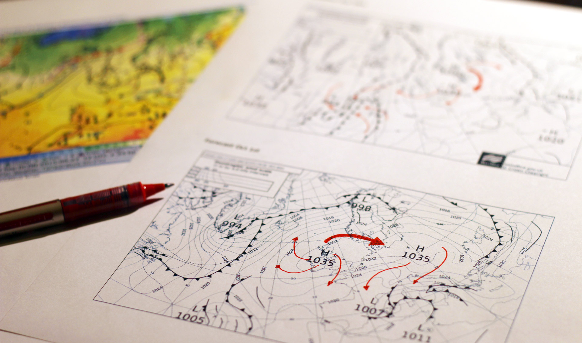 It´s never wasted time to check weather charts for the overall meteorological conditions the old school-way.