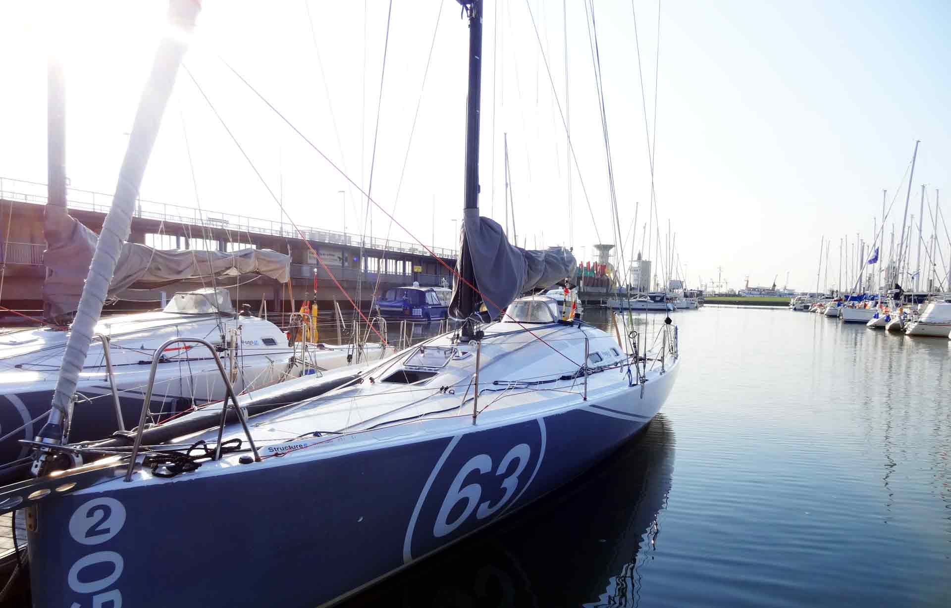 Temporary mooring upon arriving at the Marina