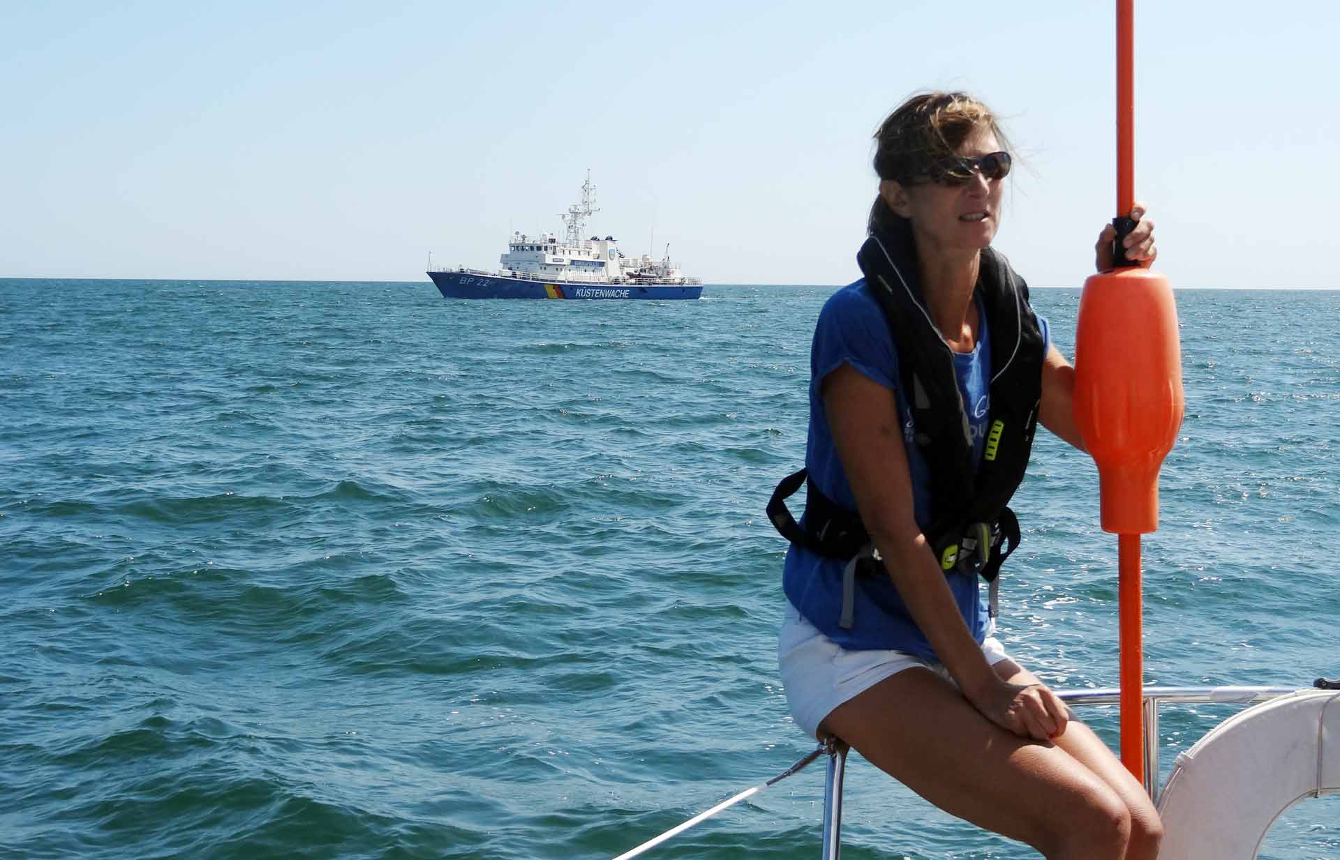 Andrea will push the buoy off whenever Dietmar nods. Even Coast Guard will be surprised ...