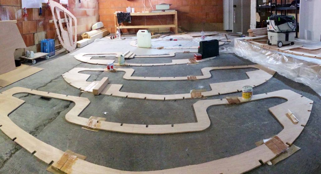 Building a Classe Mini 650 from Plywood