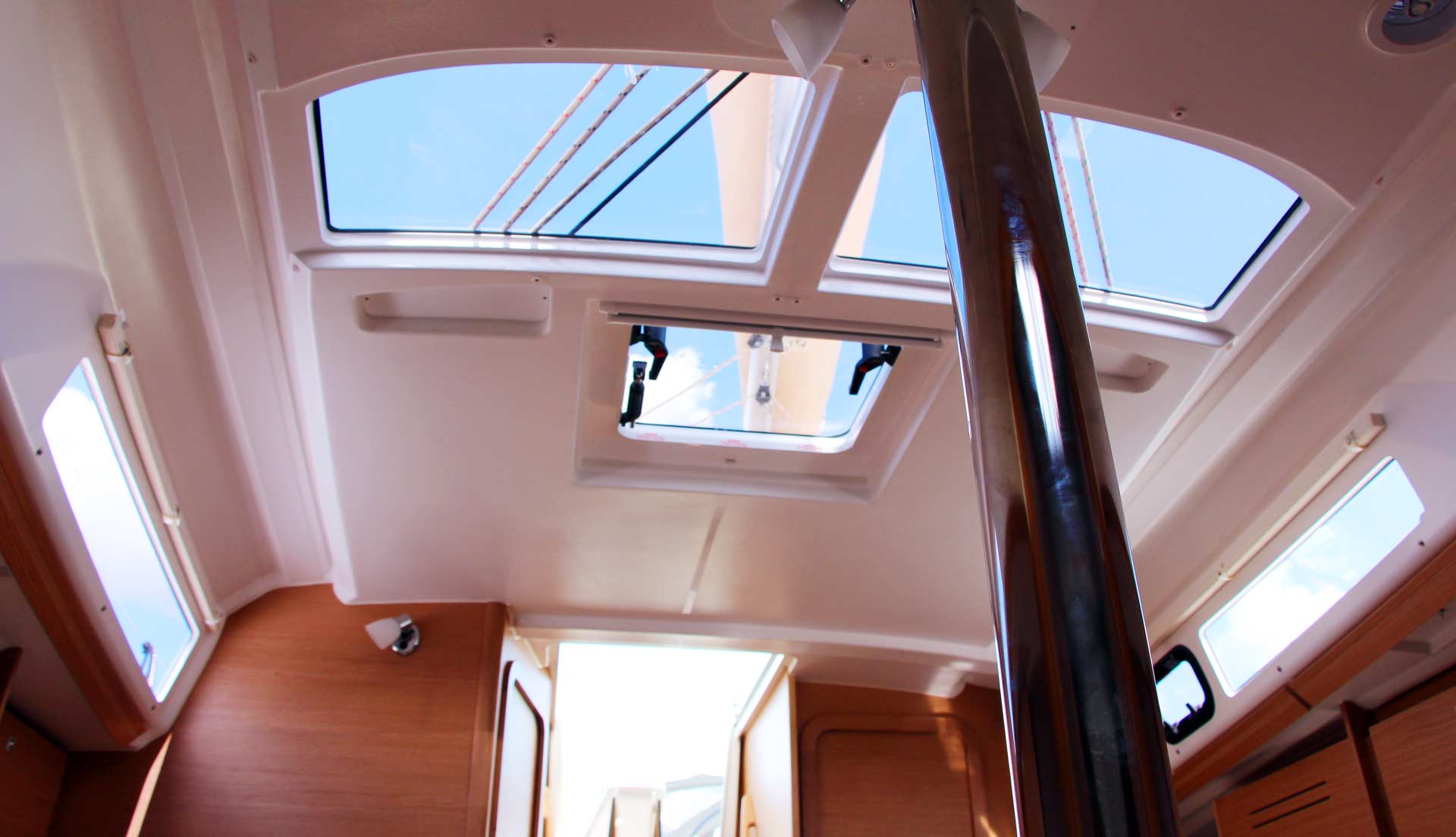 This yacht is light-flooded - pure joy!