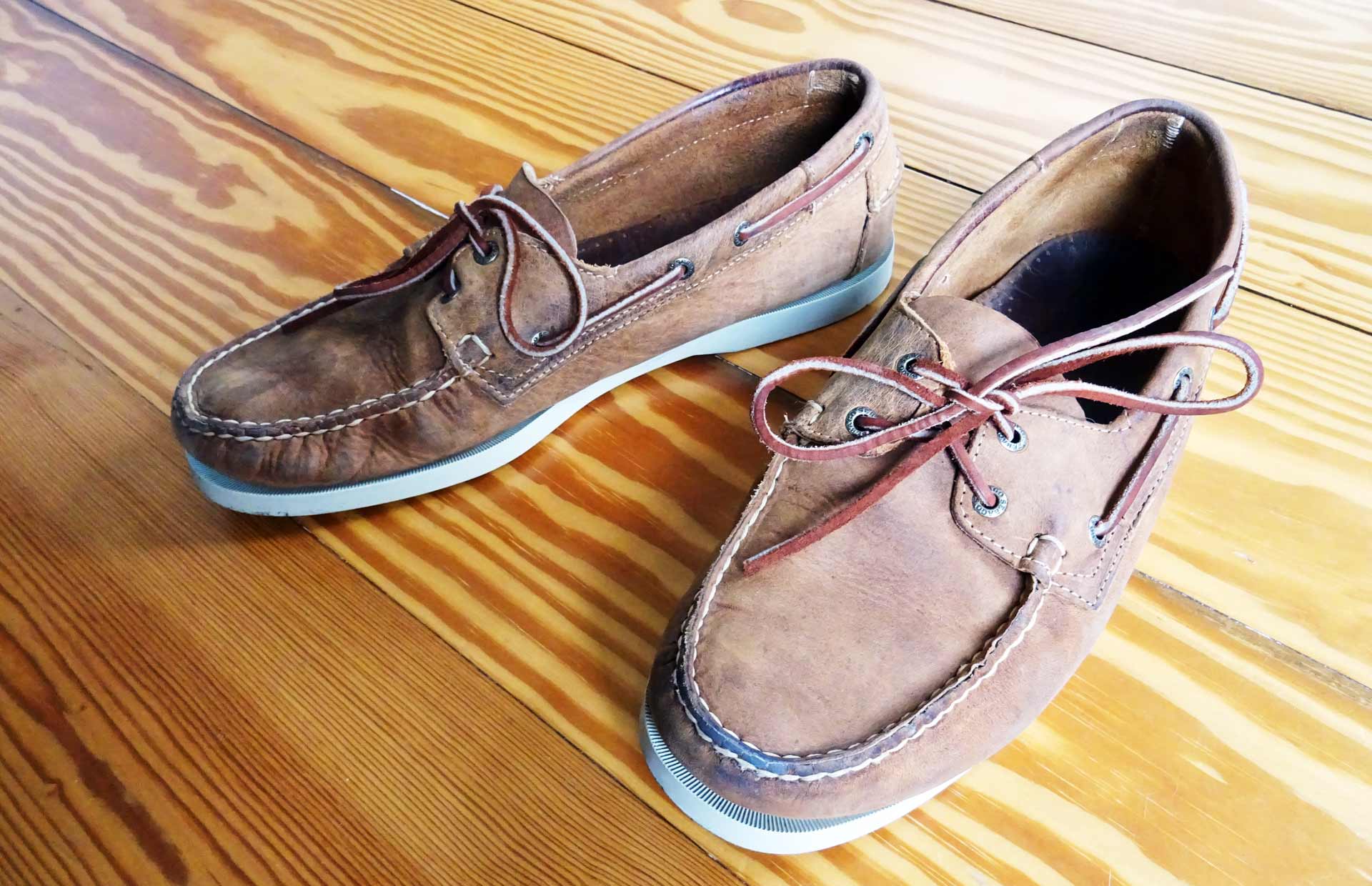 Sebago store sailing shoes