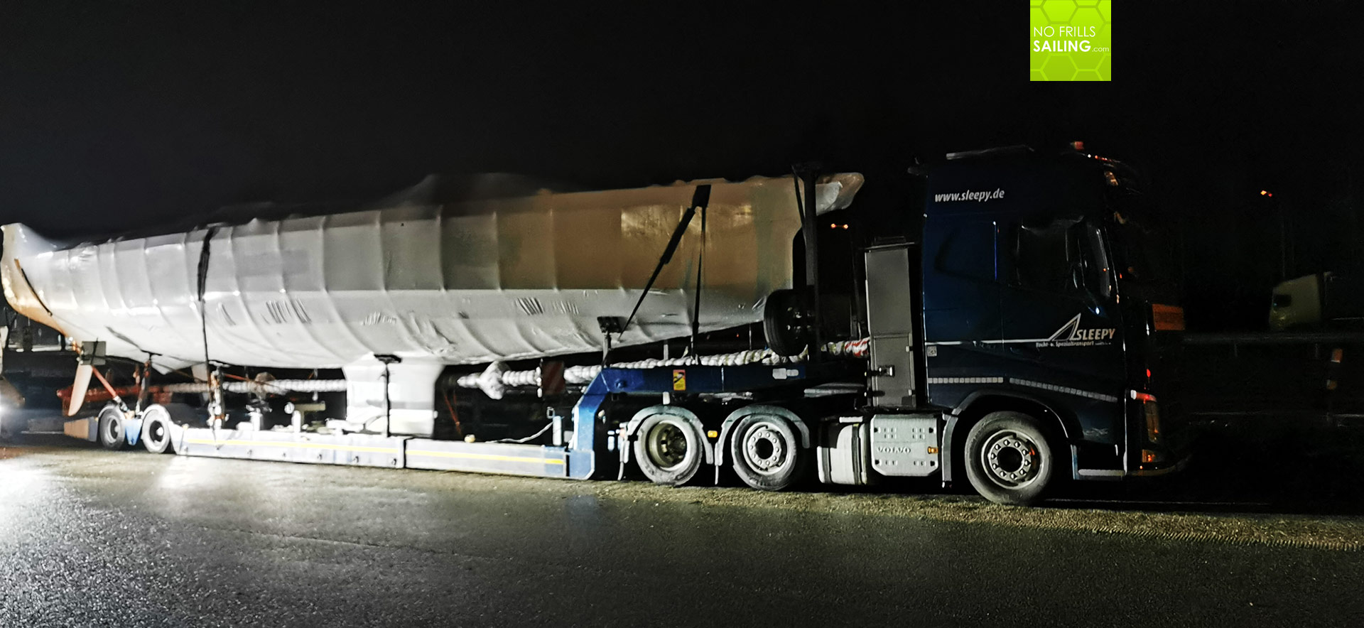 sleepy yacht transport