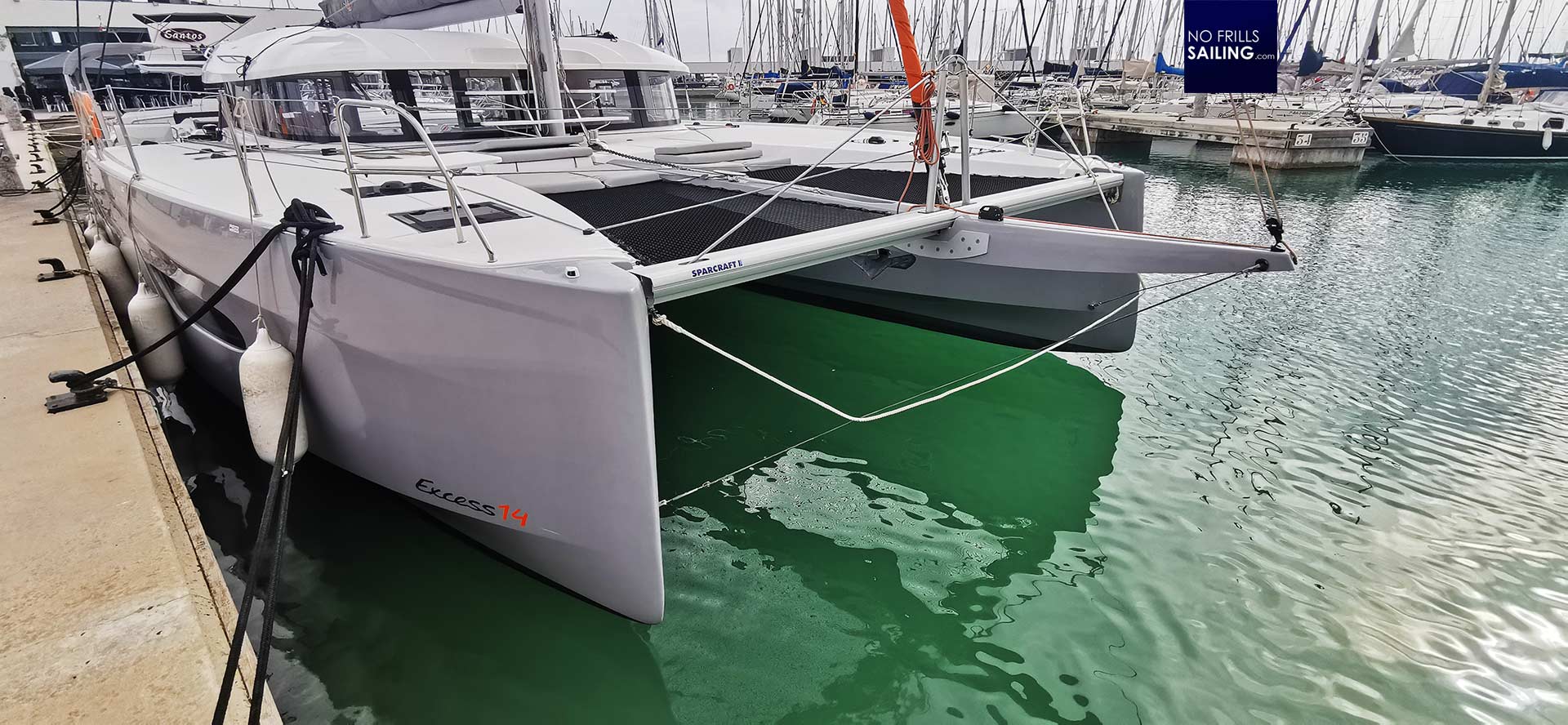 catamaran 14 metres